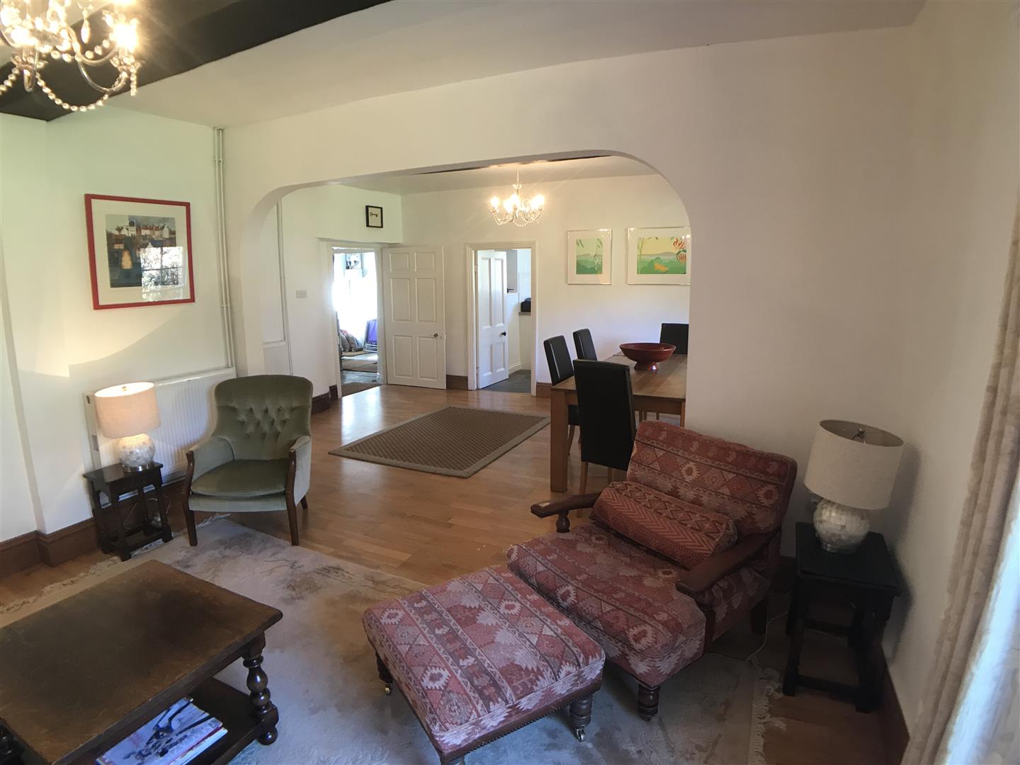 LOUNGE/DINING ROOM